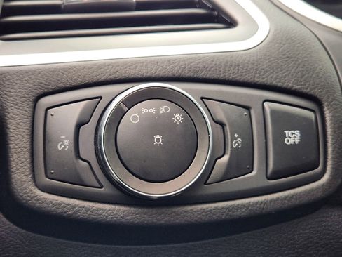 Certified 2021 Ford Edge SE image 27