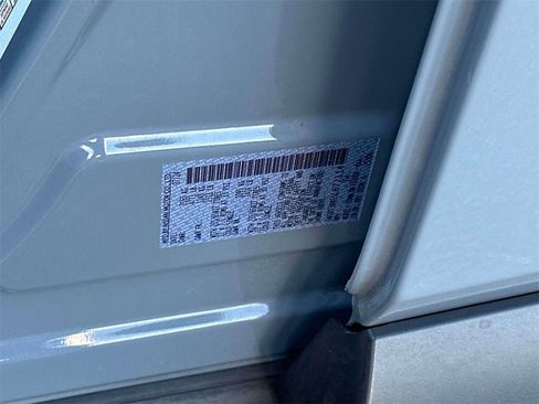 Certified 2025 Nissan Rogue SV image 18