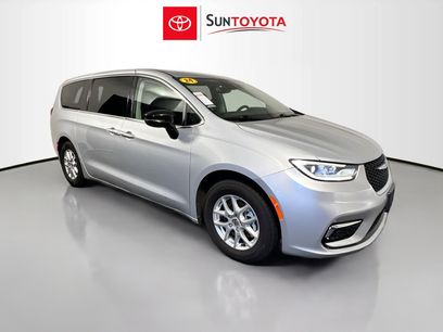 Used 2024 Chrysler Pacifica Touring-L
