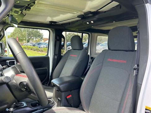 Used 2024 Jeep Wrangler Unlimited Rubicon AWD/4WD image 11