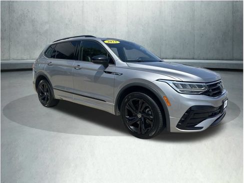 Used 2023 Volkswagen Tiguan SE R-Line AWD/4WD image 9