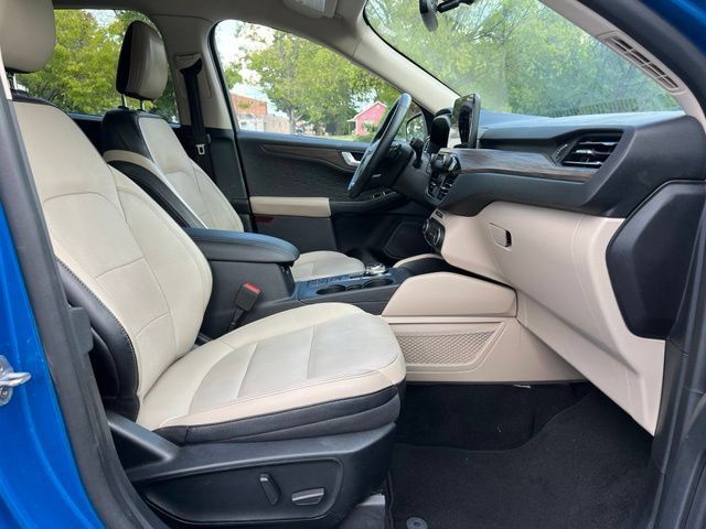 Used 2020 Ford Escape Titanium AWD/4WD image 21