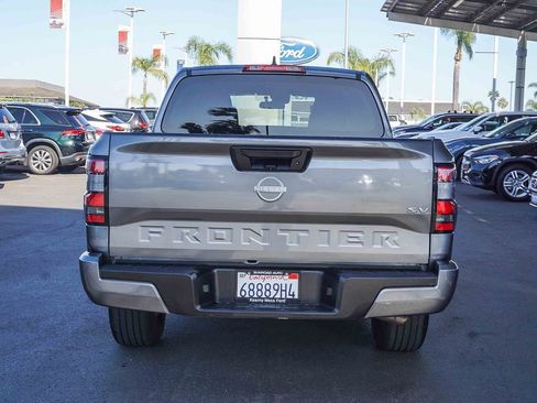 Used 2024 Nissan Frontier SV RWD image 6