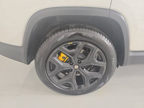 Used 2024 Rivian R1S Adventure image 12