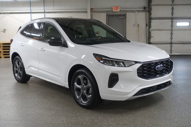 Used 2023 Ford Escape ST-Line w/ Tech Pack #1 AWD/4WD image 1