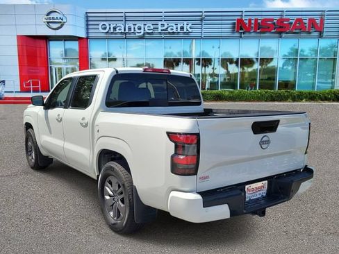 Used 2025 Nissan Frontier SV w/ SV Convenience Package RWD image 3