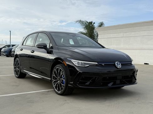 New 2026 Volkswagen Golf image 1