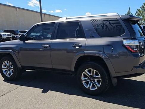 Used 2014 Toyota 4Runner SR5 image 6