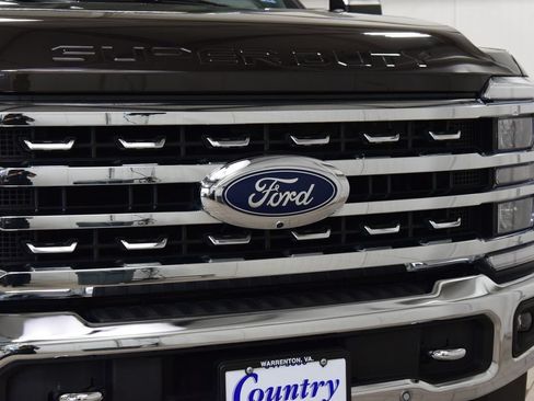 Used 2024 Ford F250 Lariat w/ Lariat Ultimate Package AWD/4WD image 11