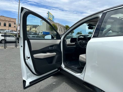 Used 2023 Nissan Ariya FWD image 9