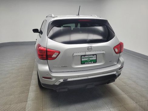 Used 2018 Nissan Pathfinder SL image 6