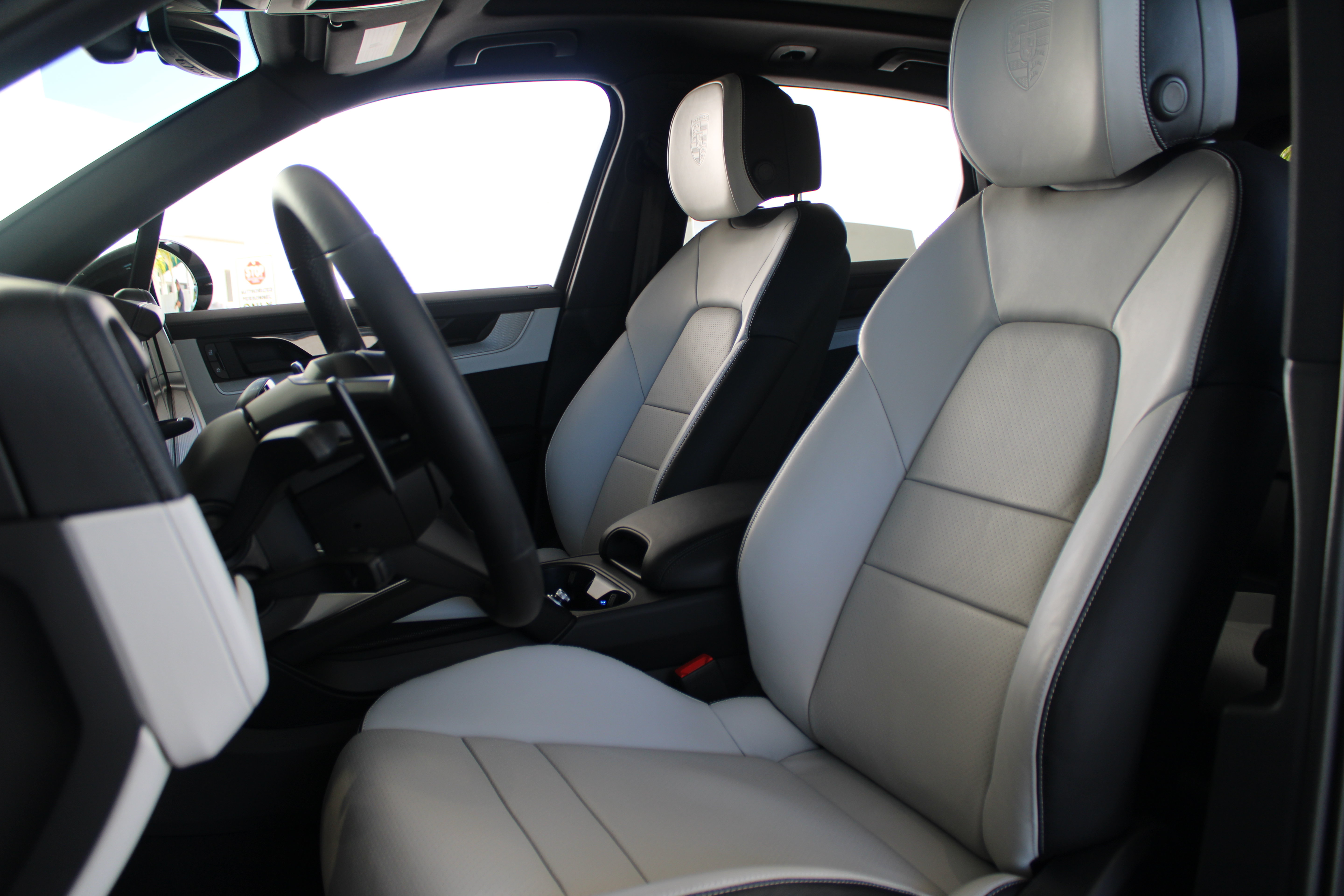 Certified 2026 Porsche Cayenne AWD/4WD image 5