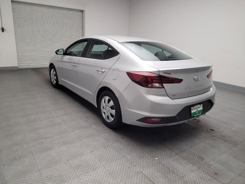 Used 2019 Hyundai Elantra SE FWD image 5
