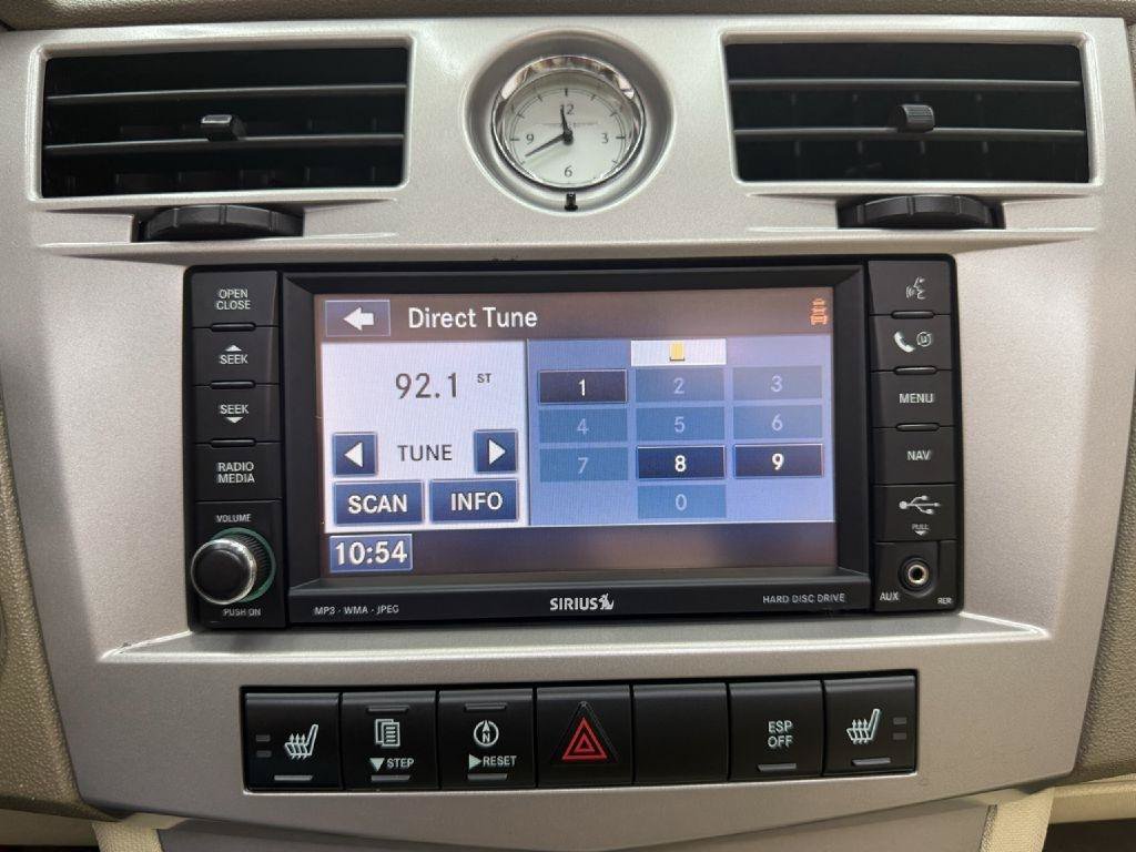 Used 2010 Chrysler Sebring Limited FWD image 17