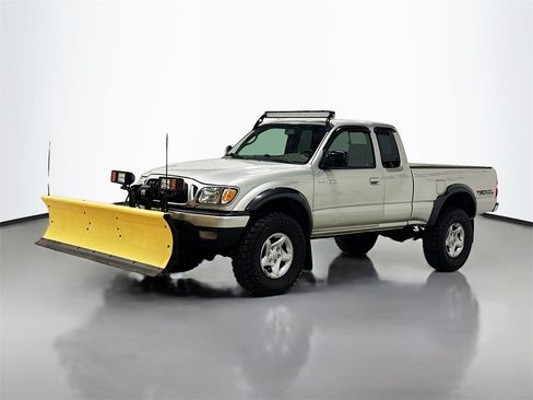 Used 2004 Toyota Tacoma 4x4 Xtracab V6 w/ SR5 Color-Keyed Pkg image 8