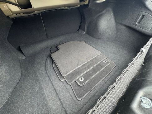 Used 2023 Hyundai Elantra Limited image 30