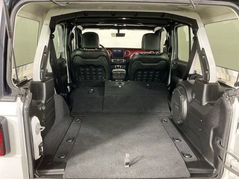 Used 2022 Jeep Wrangler Unlimited Rubicon w/ Cold Weather Group AWD/4WD image 29