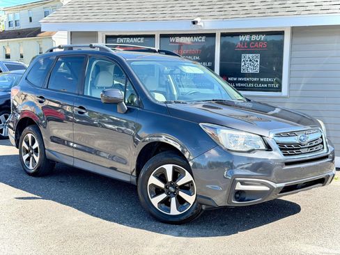Used 2017 Subaru Forester 2.5i Premium w/ All-Weather Package AWD/4WD image 16