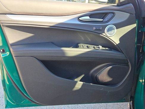 New 2025 Alfa Romeo Stelvio Sprint image 21