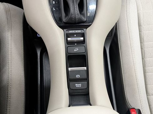 Used 2023 Honda HR-V LX image 37