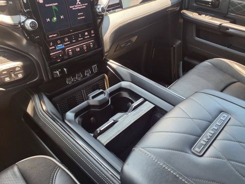 Used 2025 RAM 2500 Limited AWD/4WD image 26