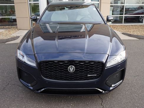 Used 2024 Jaguar XF R-Dynamic SE image 4