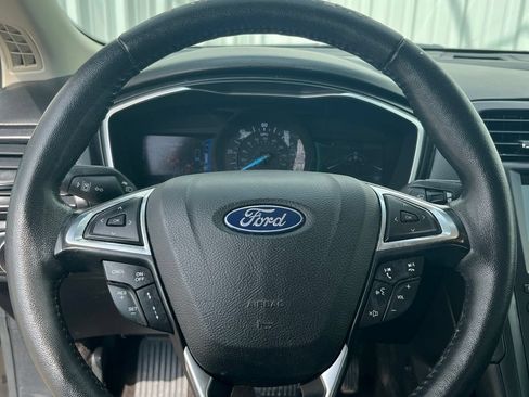 Used 2019 Ford Fusion Titanium FWD image 19