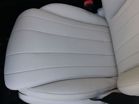 Used 2026 Mercedes-Benz E 350 Sedan image 14