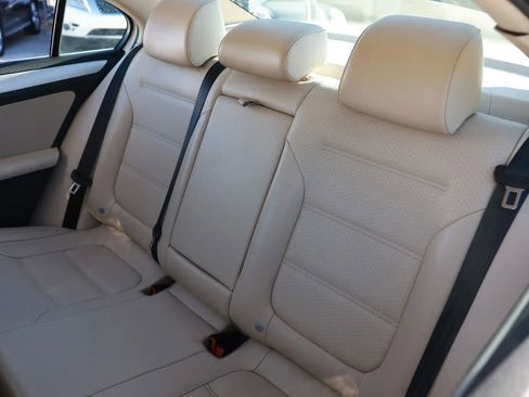 Used 2013 Volkswagen Jetta SE image 14