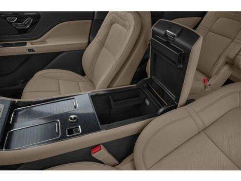 Used 2022 Lincoln Aviator Reserve w/ Equipment Group 201A AWD/4WD image 17