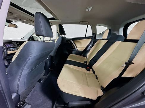 Used 2018 Toyota RAV4 XLE FWD image 17