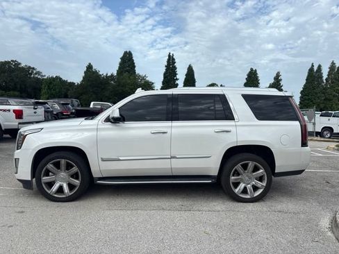 Used 2019 Cadillac Escalade Luxury AWD/4WD image 8