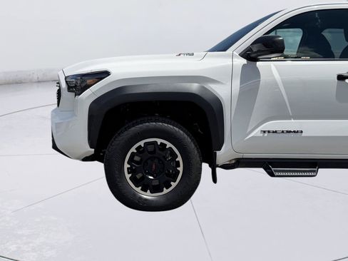 Used 2024 Toyota Tacoma TRD Off-Road AWD/4WD image 10