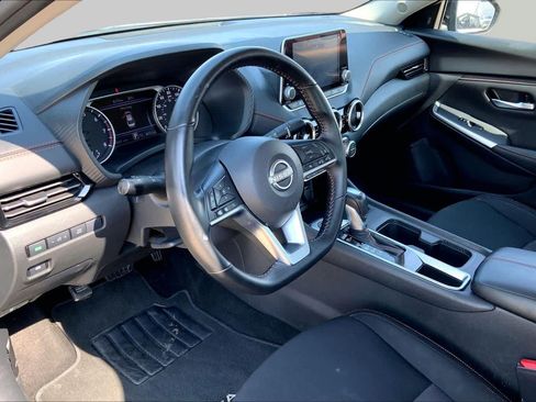 Used 2025 Nissan Sentra SR FWD image 18