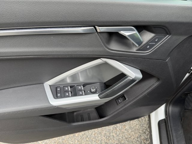 Used 2020 Audi Q3 2.0T Premium w/ Convenience Package AWD/4WD image 24