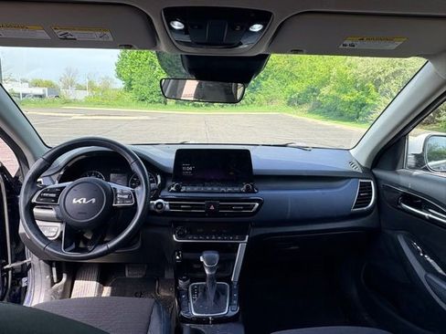 Used 2022 Kia Seltos S AWD/4WD image 11