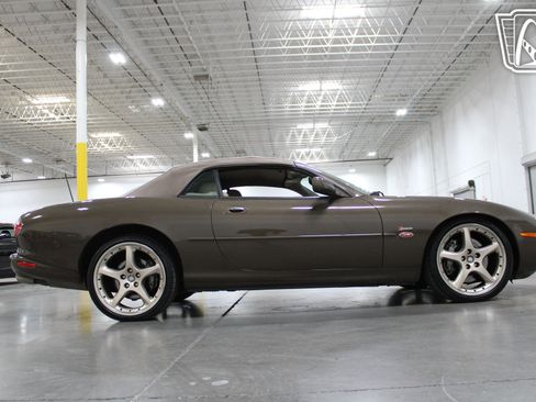 Used 2001 Jaguar XK8 Convertible image 28