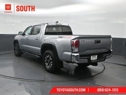 Used 2020 Toyota Tacoma TRD Off-Road image 8