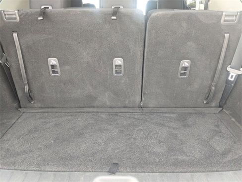 Used 2025 Nissan Pathfinder SV image 30