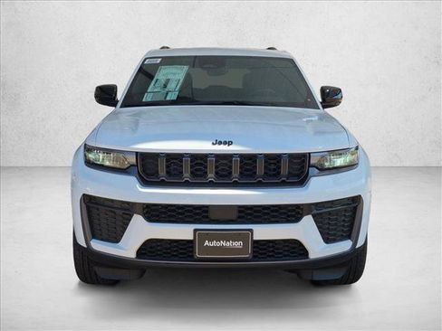 New 2026 Jeep Grand Cherokee Altitude AWD/4WD image 5
