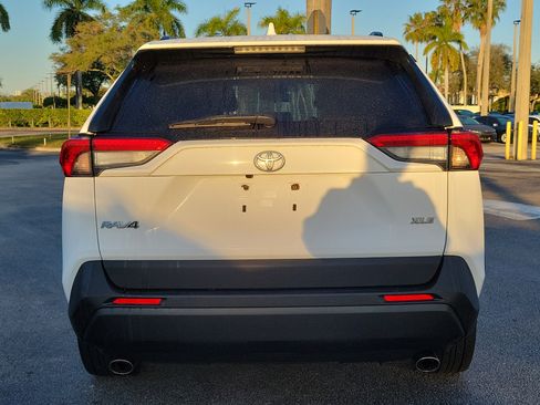 Used 2019 Toyota RAV4 XLE image 6