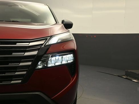 Used 2026 Nissan Rogue S FWD image 15