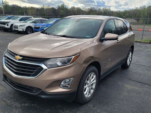 Used 2019 Chevrolet Equinox LT AWD/4WD image 2