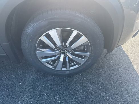 Used 2022 Nissan Pathfinder SL image 13