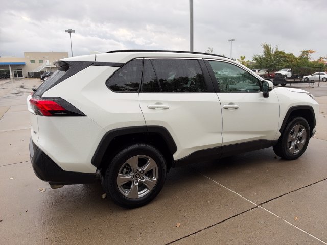 Used 2025 Toyota RAV4 XLE FWD image 5