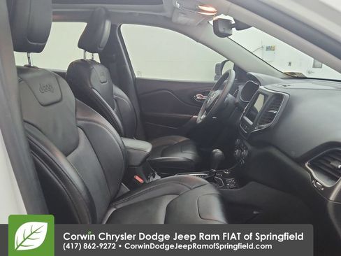 Certified 2022 Jeep Cherokee Latitude Lux w/ Sun & Sound Group AWD/4WD image 31