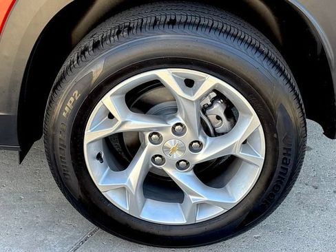 Used 2024 Chevrolet Trax LS w/ LS Convenience Package FWD image 31