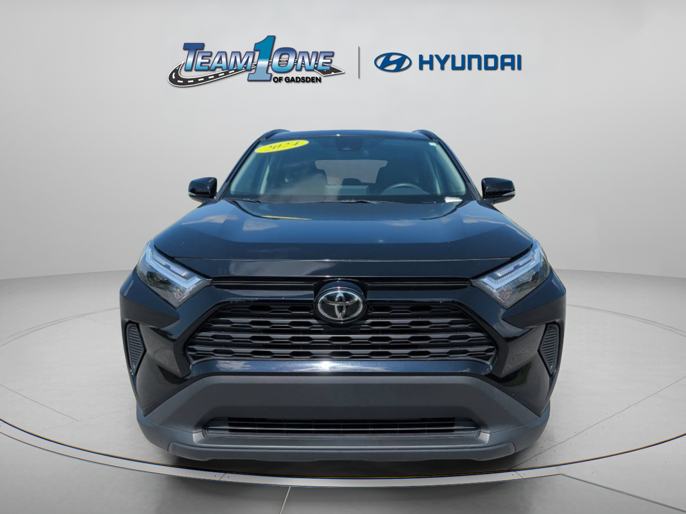 Used 2024 Toyota RAV4 XLE FWD image 2