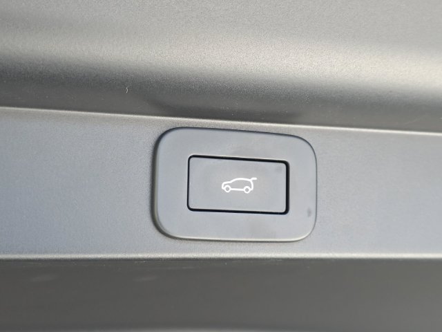 Used 2024 Land Rover Range Rover SE AWD/4WD image 15