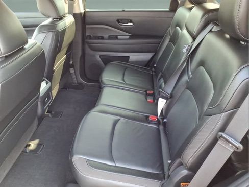 Certified 2025 Nissan Pathfinder SL AWD/4WD image 17